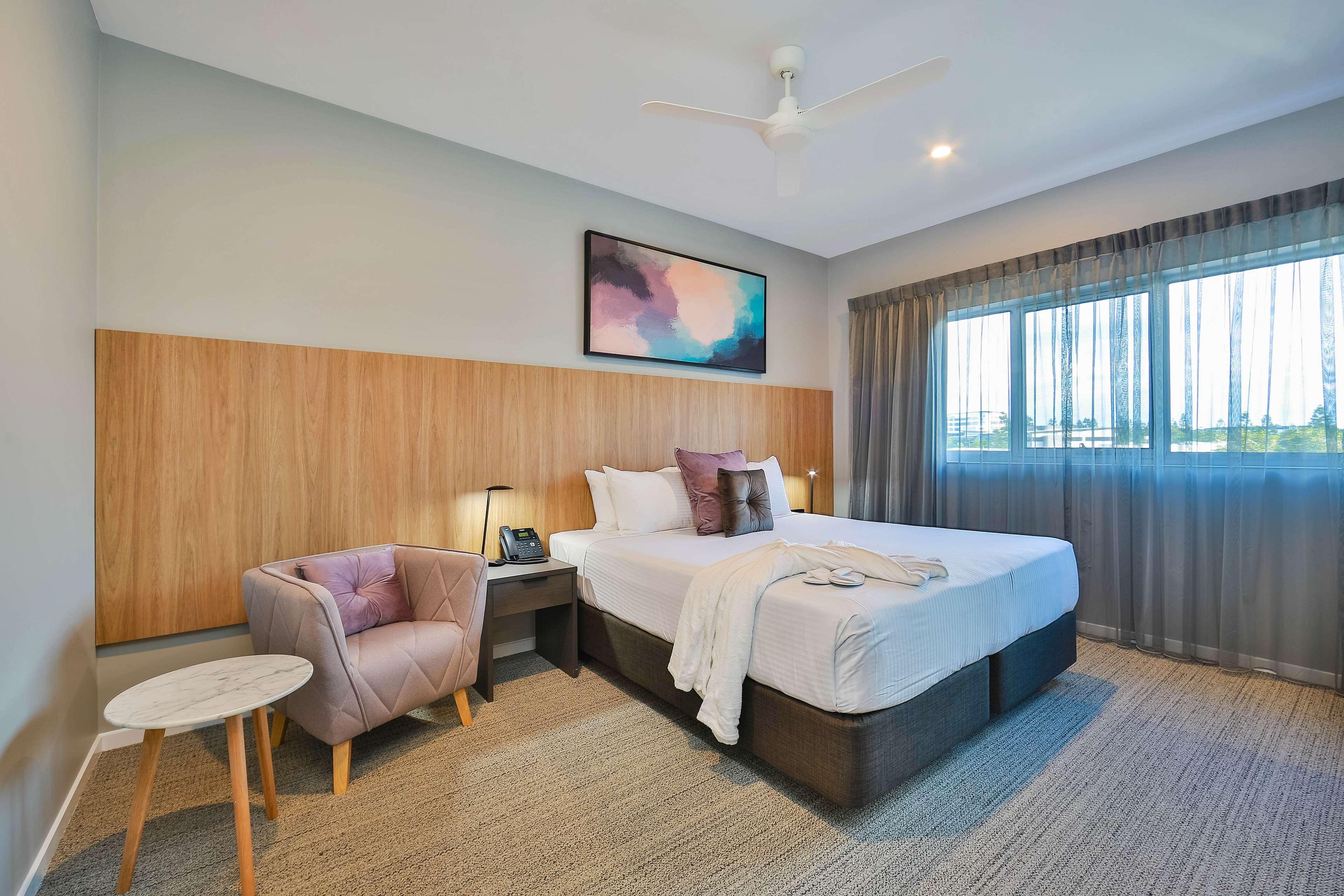 Best Western Plus North Lakes Hotel Luaran gambar