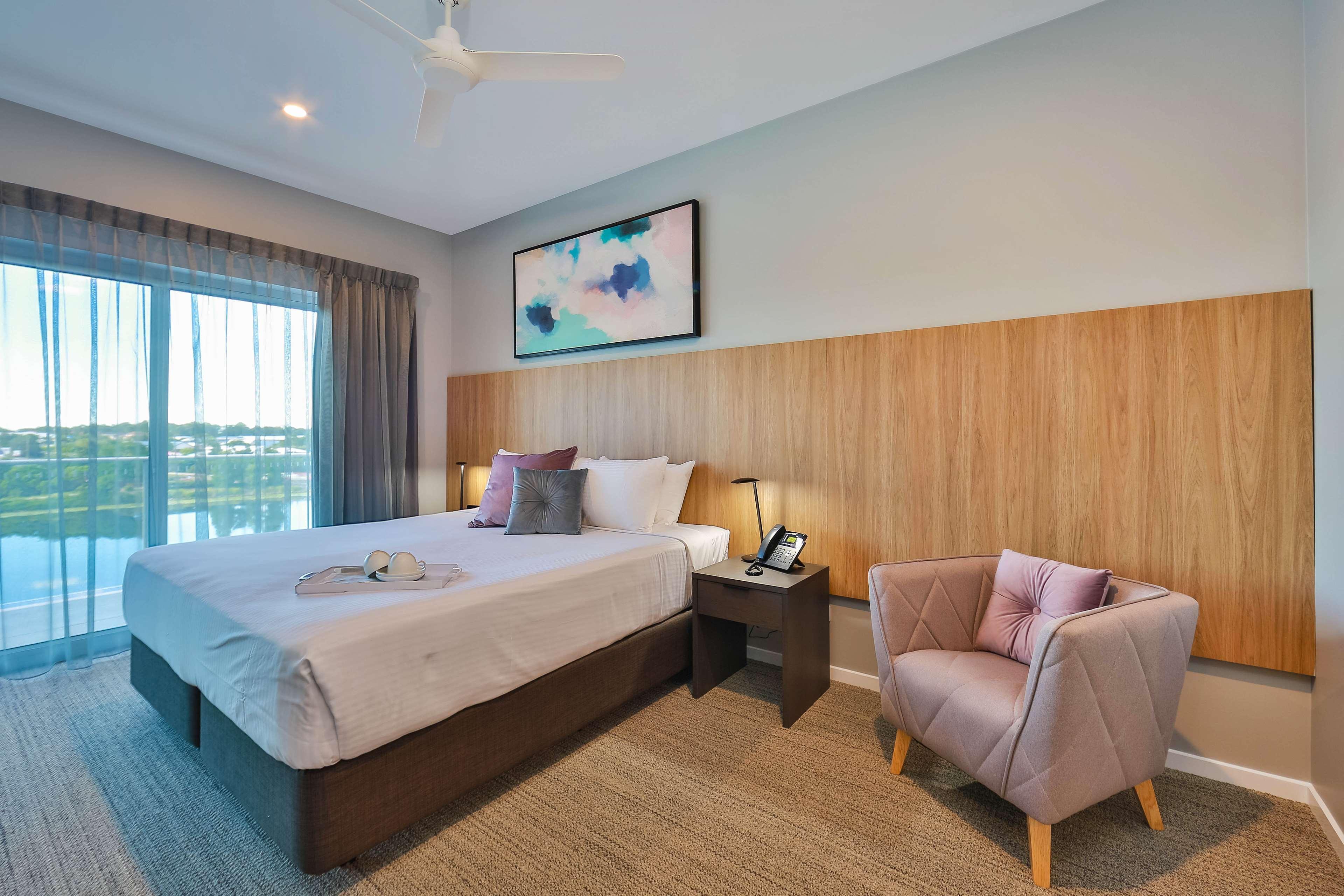 Best Western Plus North Lakes Hotel Luaran gambar