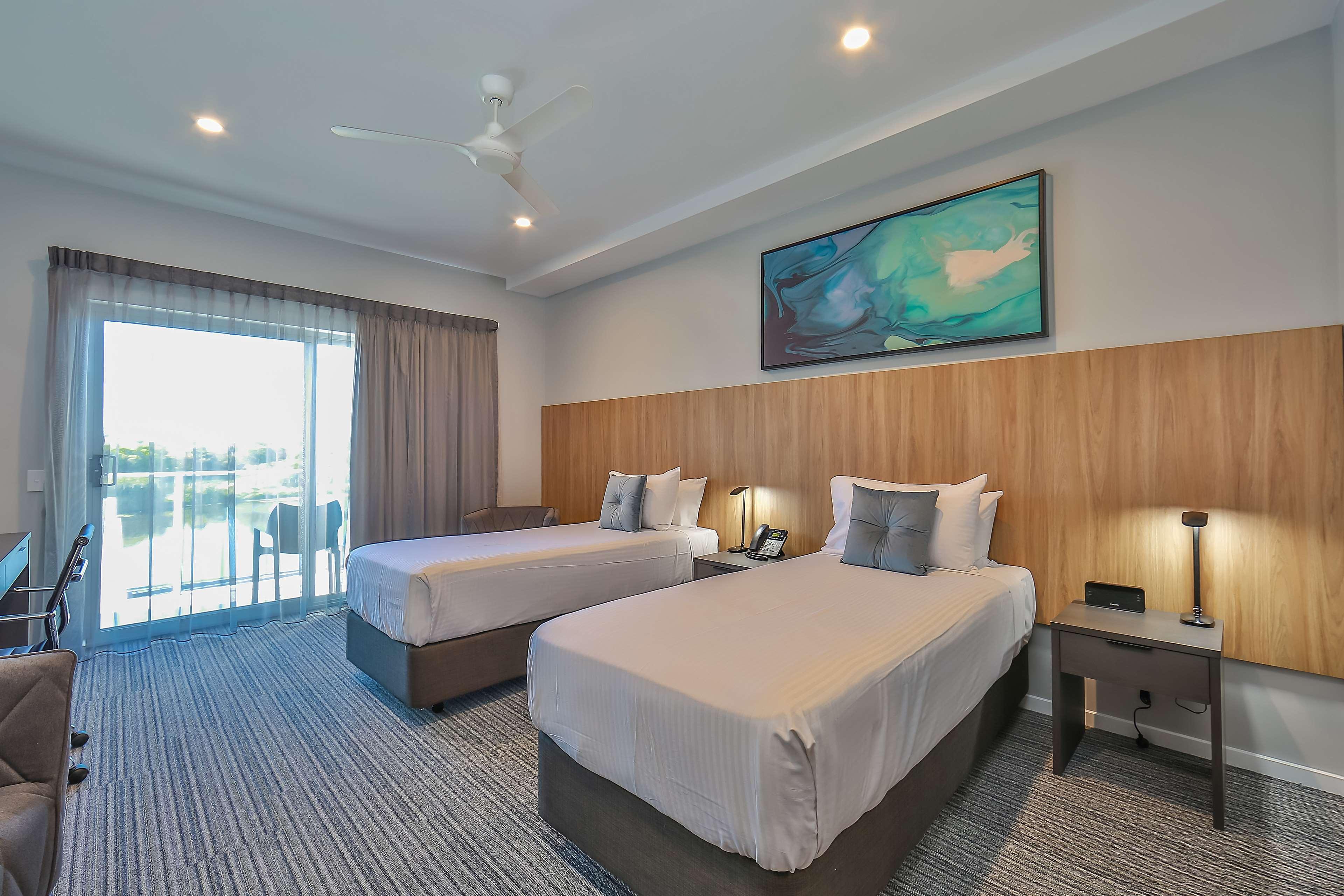 Best Western Plus North Lakes Hotel Luaran gambar